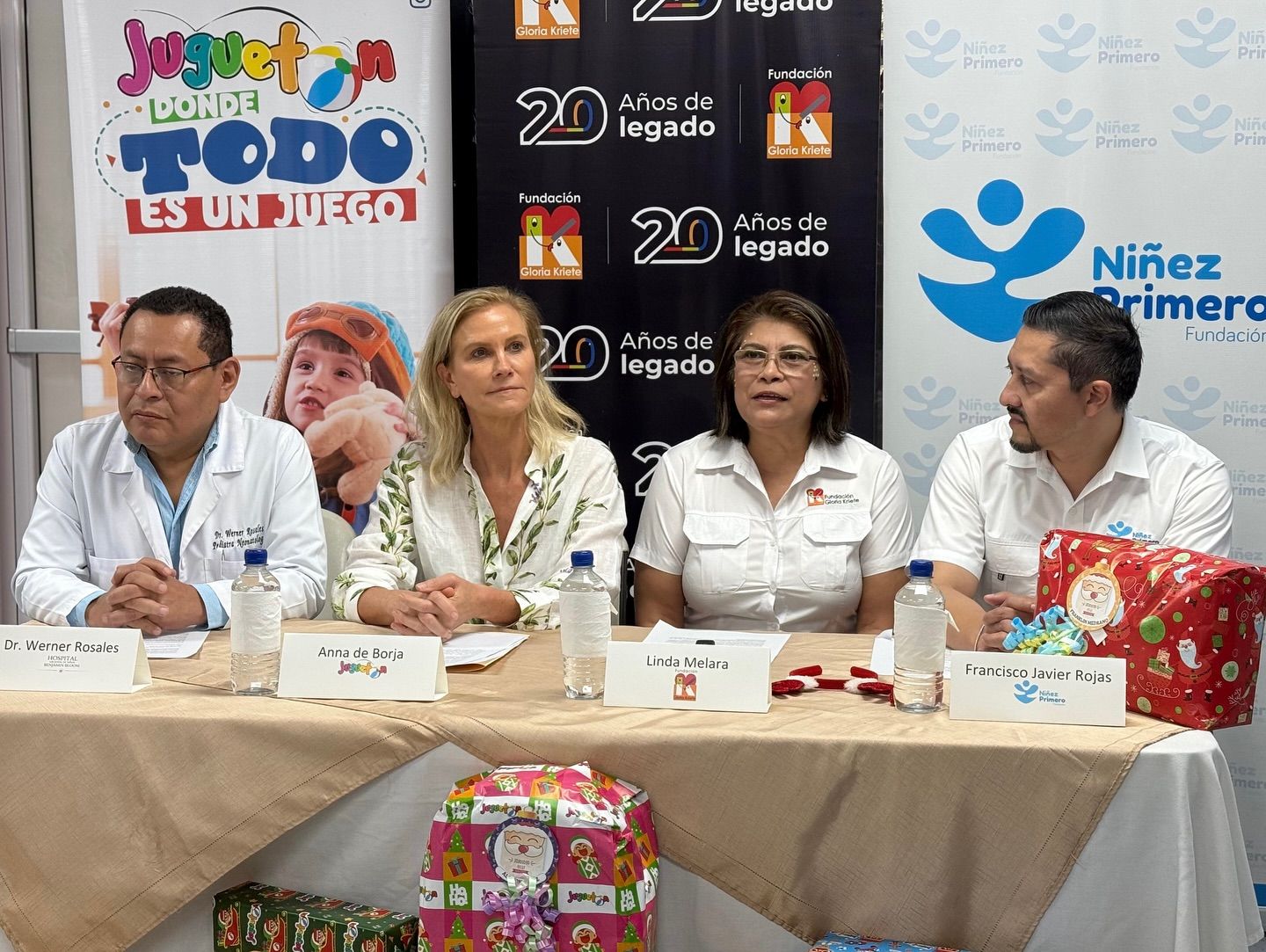 Jugueton lleva la magia de la Navidad a quienes más lo necesitan